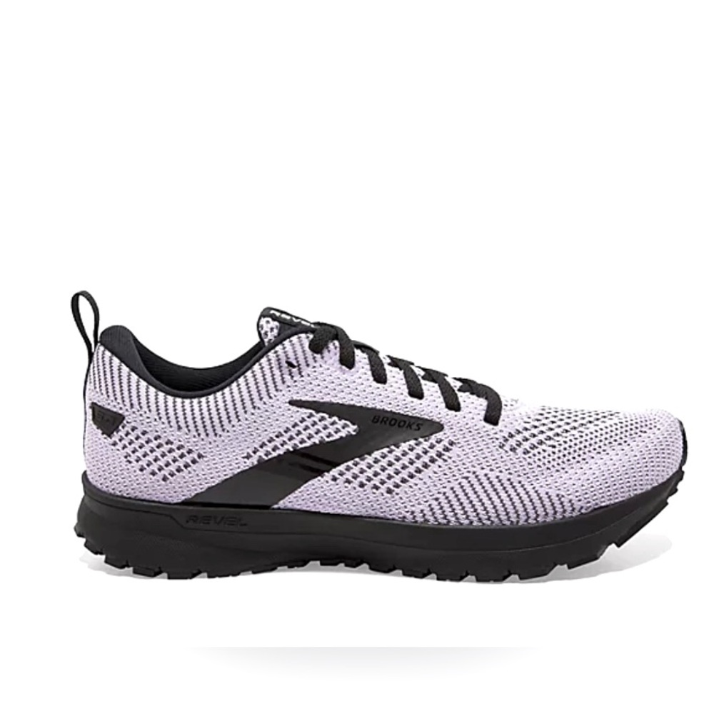 Brooks Revel 5 White Black Low Top Size 9 Women’s